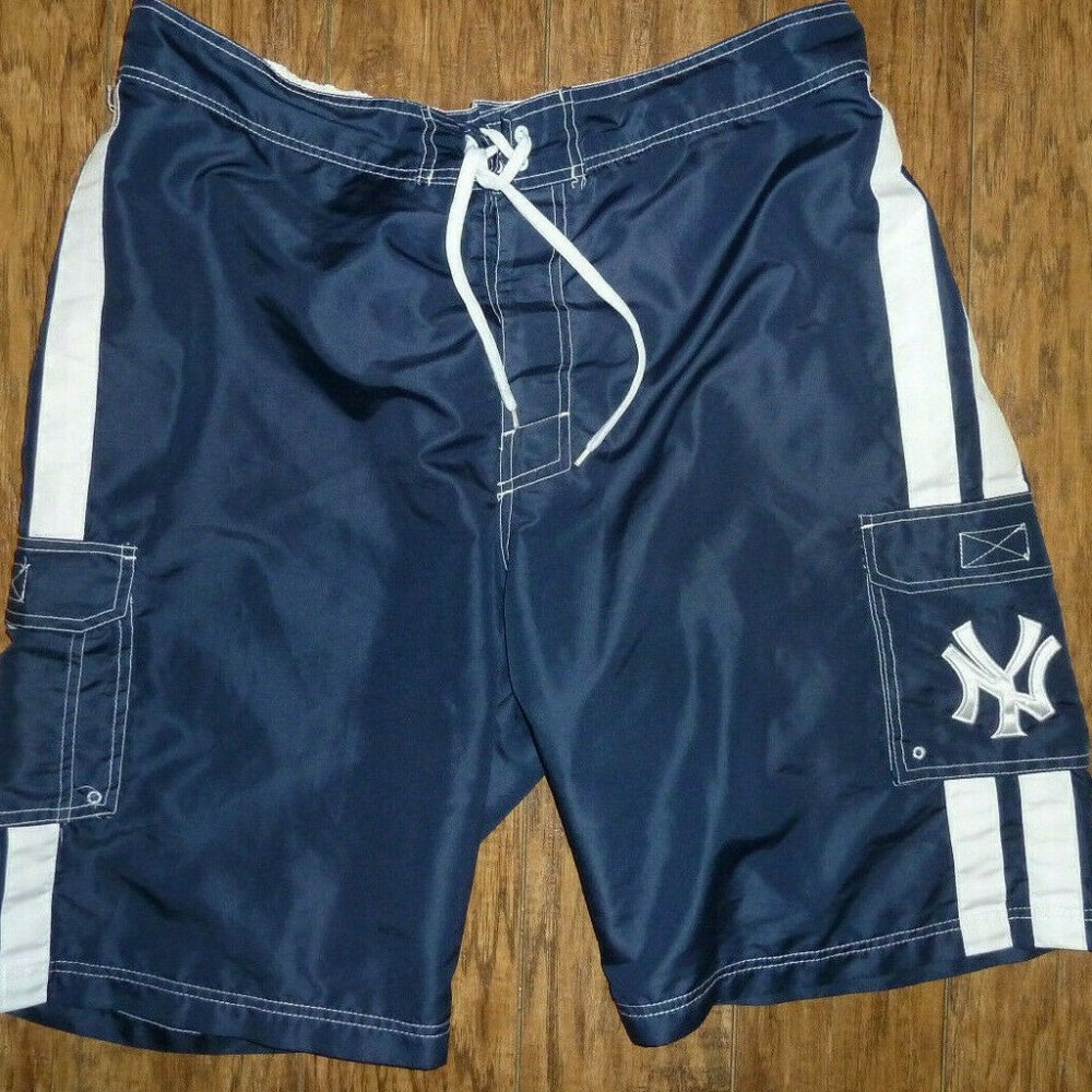 Men's NY Yankees Blue and White Shorts GIII Carl Banks MLB Size XXL Shorts